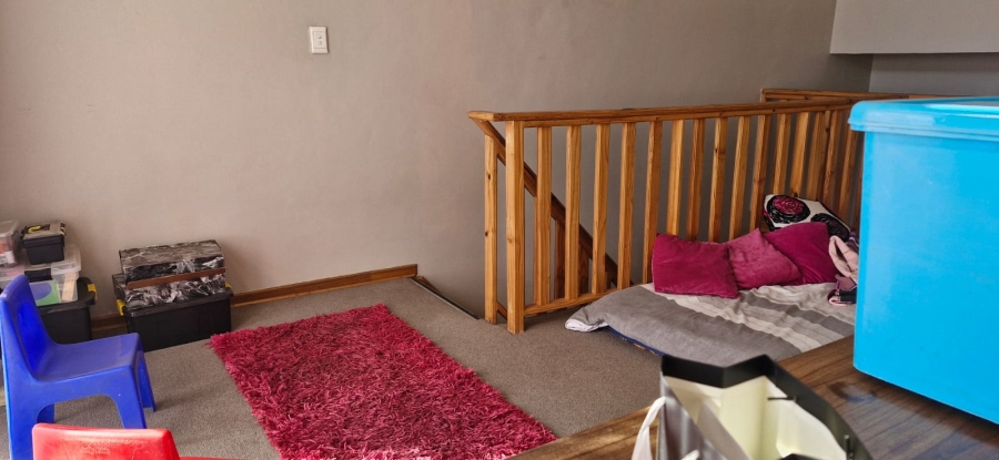 2 Bedroom Property for Sale in Langenhovenpark Free State